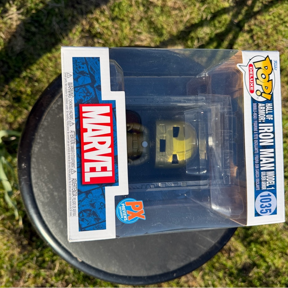 Marvel Gold Iron Man Pop! Deluxe Helmet Figure
